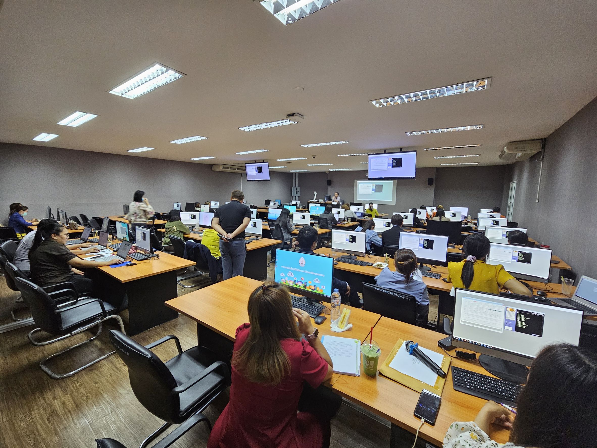 ม.นครพนม จัดอบรมบุคลากรใช้ระบบ Digital Transcript และ Digital ID เพื่อยกระดับงานด้านทะเบียนและประมวลผลให้เกิดประสิทธิภาพสูงสุด