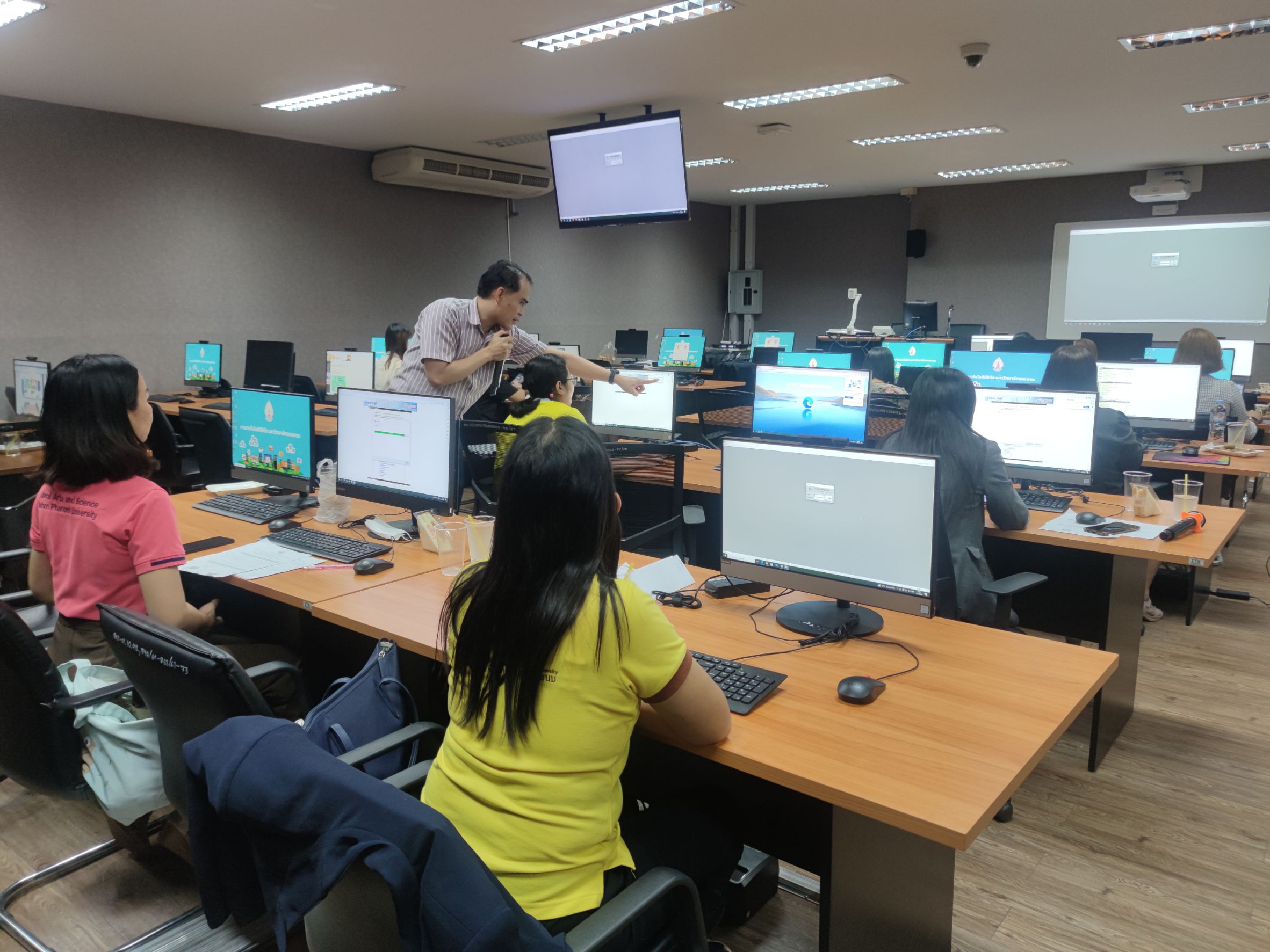 ม.นครพนม จัดอบรมบุคลากรใช้ระบบ Digital Transcript และ Digital ID เพื่อยกระดับงานด้านทะเบียนและประมวลผลให้เกิดประสิทธิภาพสูงสุด