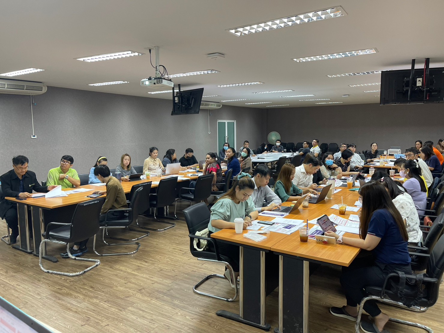 มนพ. ประชุมหารือจัดทำข้อเสนอโครงการเพื่อขับเคลื่อนการบรรลุเป้าหมายตามยุทธศาสตร์ชาติ ประจำปีงบประมาณ พ.ศ. 2568