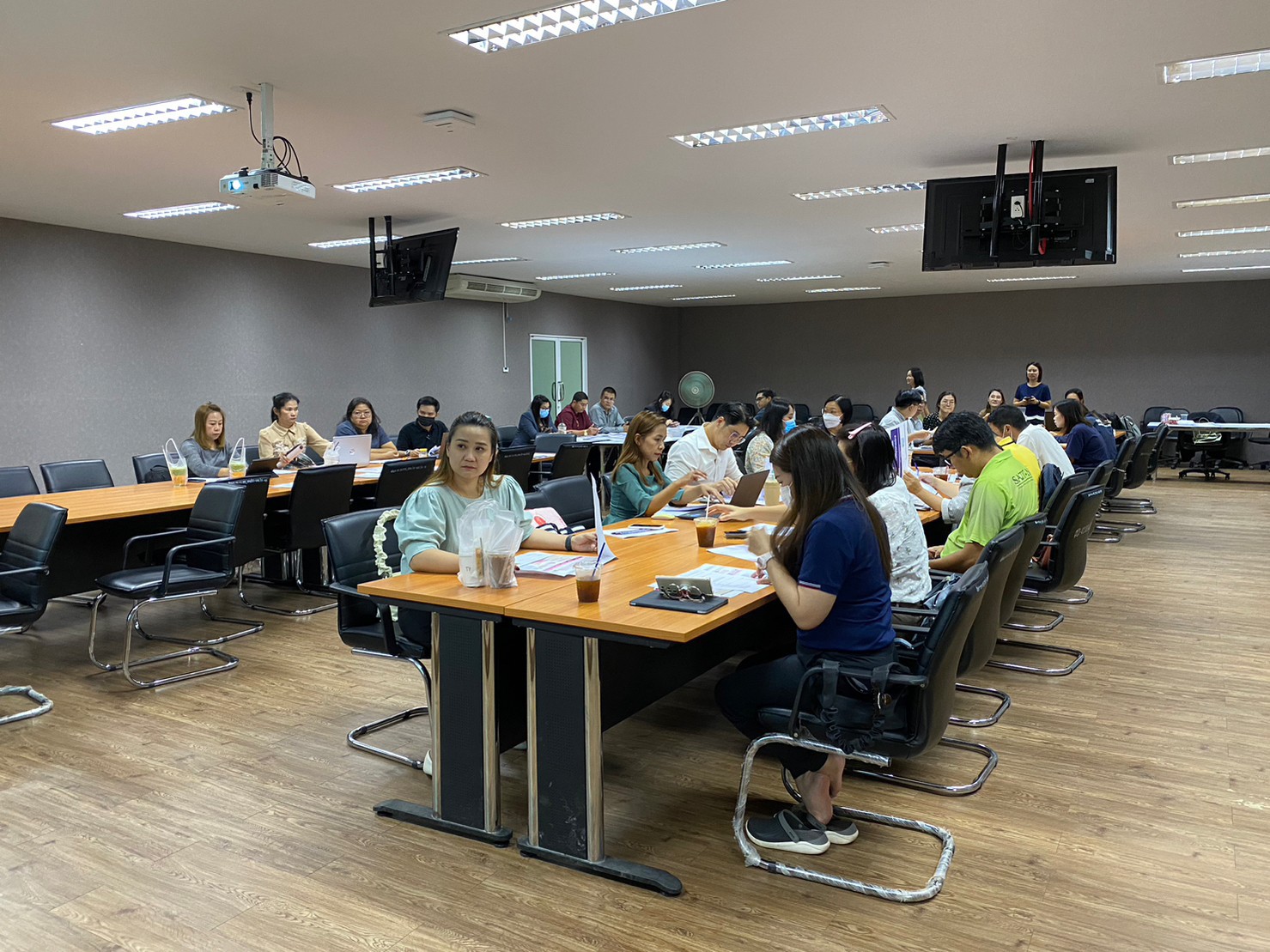 มนพ. ประชุมหารือจัดทำข้อเสนอโครงการเพื่อขับเคลื่อนการบรรลุเป้าหมายตามยุทธศาสตร์ชาติ ประจำปีงบประมาณ พ.ศ. 2568