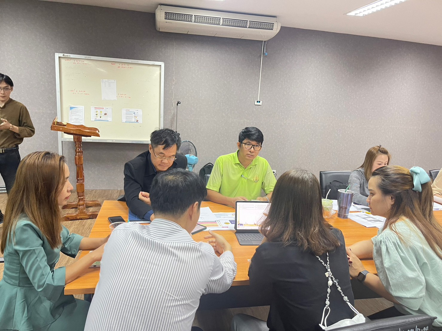 มนพ. ประชุมหารือจัดทำข้อเสนอโครงการเพื่อขับเคลื่อนการบรรลุเป้าหมายตามยุทธศาสตร์ชาติ ประจำปีงบประมาณ พ.ศ. 2568