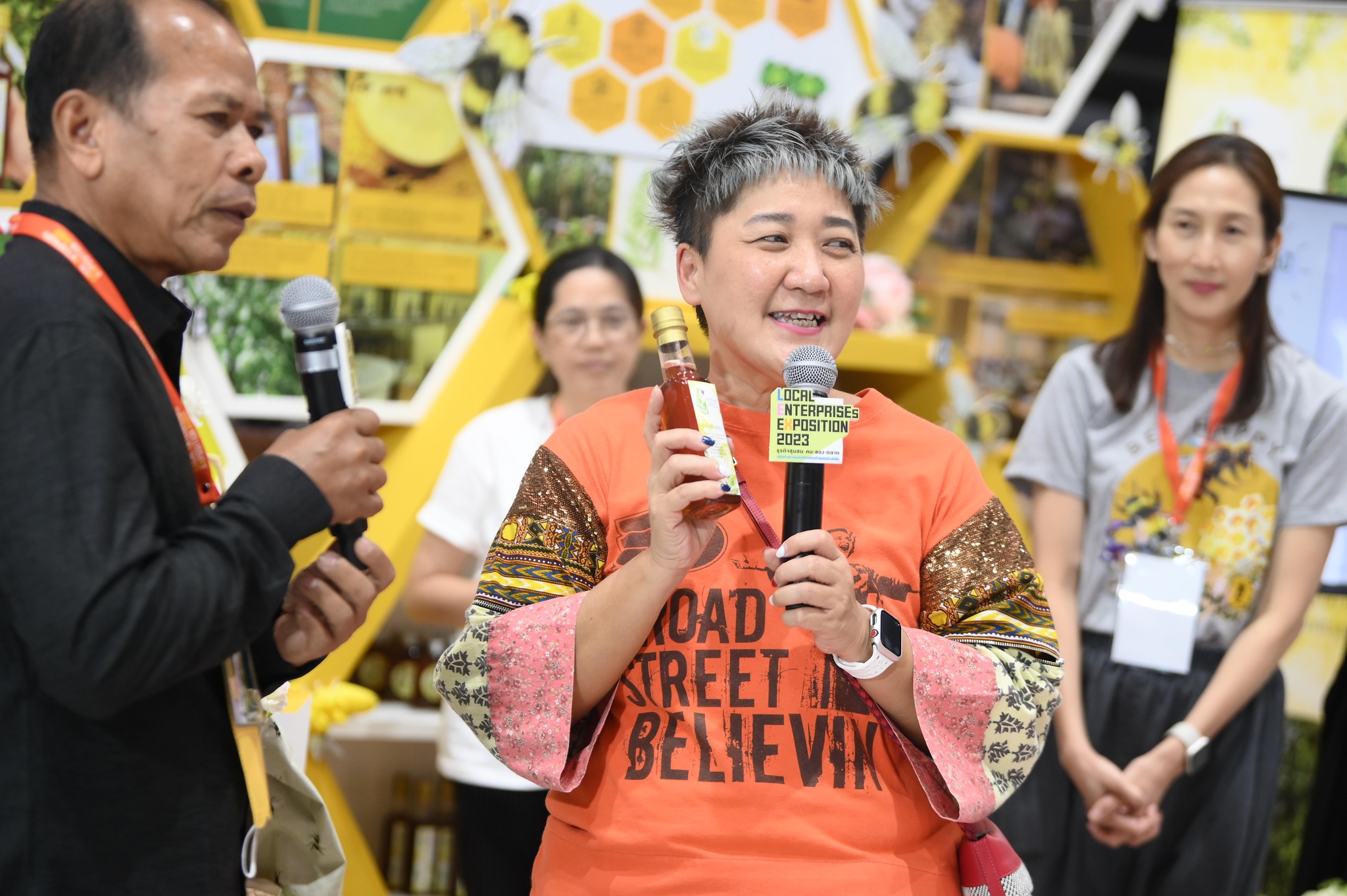 ม. นครพนม เข้าร่วมกิจกรรม เกื้อกูล Local Knowlege Manager Sharing Showcase การเปลี่ยนแปลงภายใต้หลักคิด คน ของ ตลาด และ เกื้อกูล LEs Sharing Showcase ในมหกรรม Local Enterprises Exposition 2023