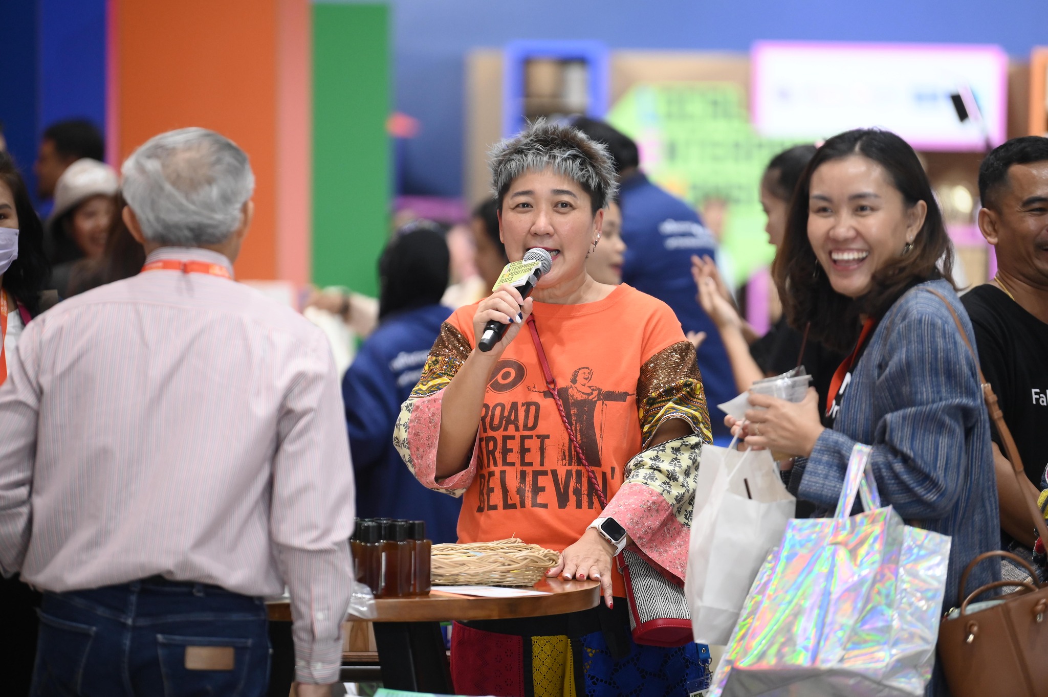 ม. นครพนม เข้าร่วมกิจกรรม เกื้อกูล Local Knowlege Manager Sharing Showcase การเปลี่ยนแปลงภายใต้หลักคิด คน ของ ตลาด และ เกื้อกูล LEs Sharing Showcase ในมหกรรม Local Enterprises Exposition 2023