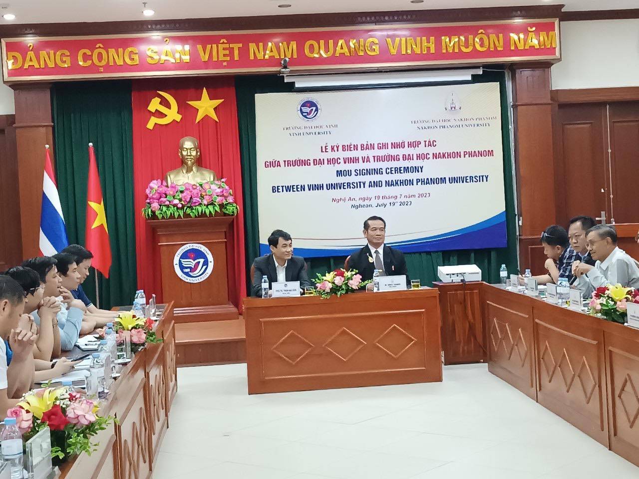 ม.นครพนม จับมือ ม.ฮาติงห์ และ ม.วิงห์ ขยายความร่วมมือด้านการศึกษา การวิจัย การทำนุบำรุงศิลปวัฒนธรรม