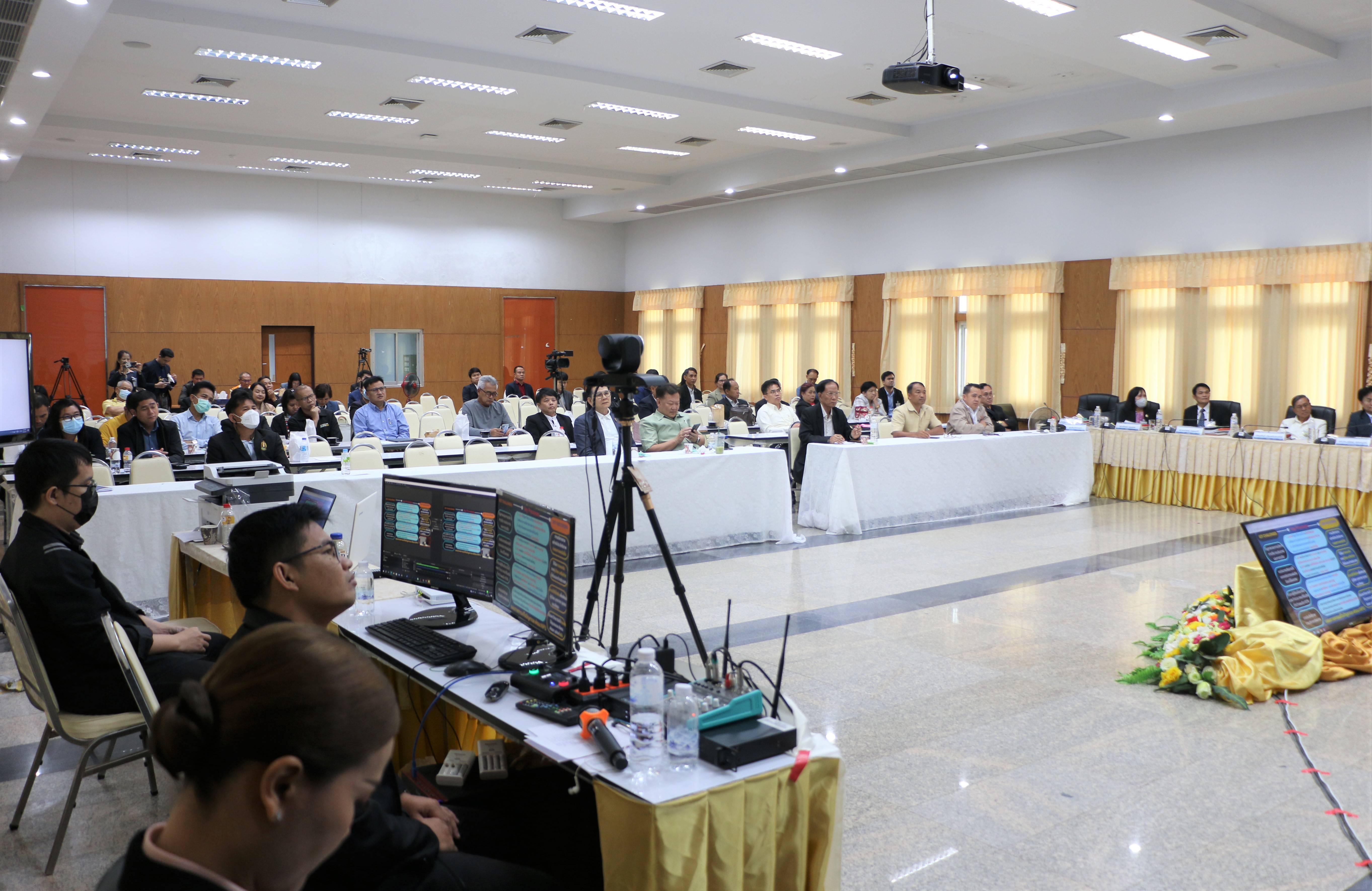 ม.นครพนม จัดเวทีเลือก “อธิการบดี” นำเสนอวิสัยทัศน์ นโยบาย และแผนบริหารมหาวิทยาลัย