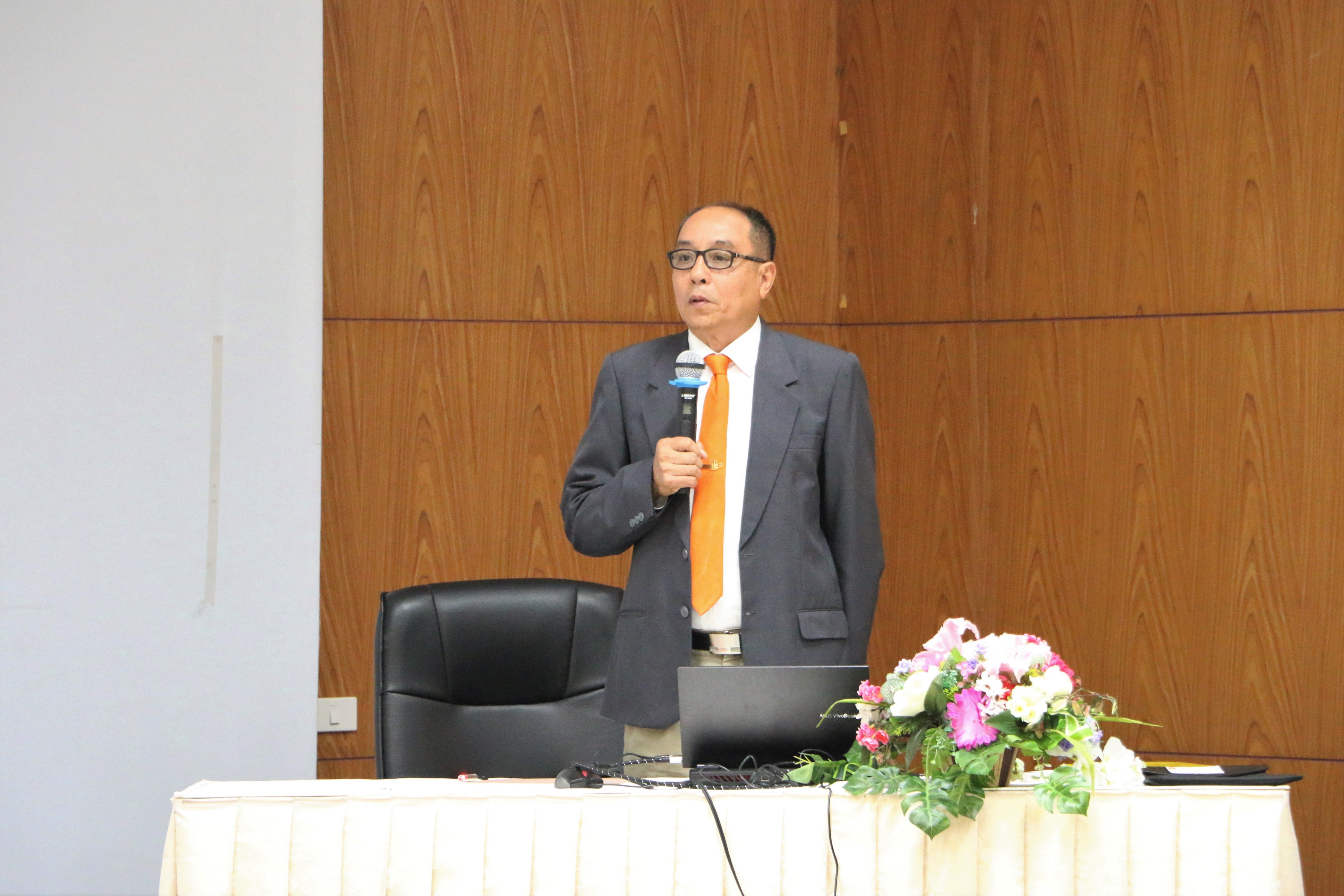 ม.นครพนม จัดเวทีเลือก “อธิการบดี” นำเสนอวิสัยทัศน์ นโยบาย และแผนบริหารมหาวิทยาลัย