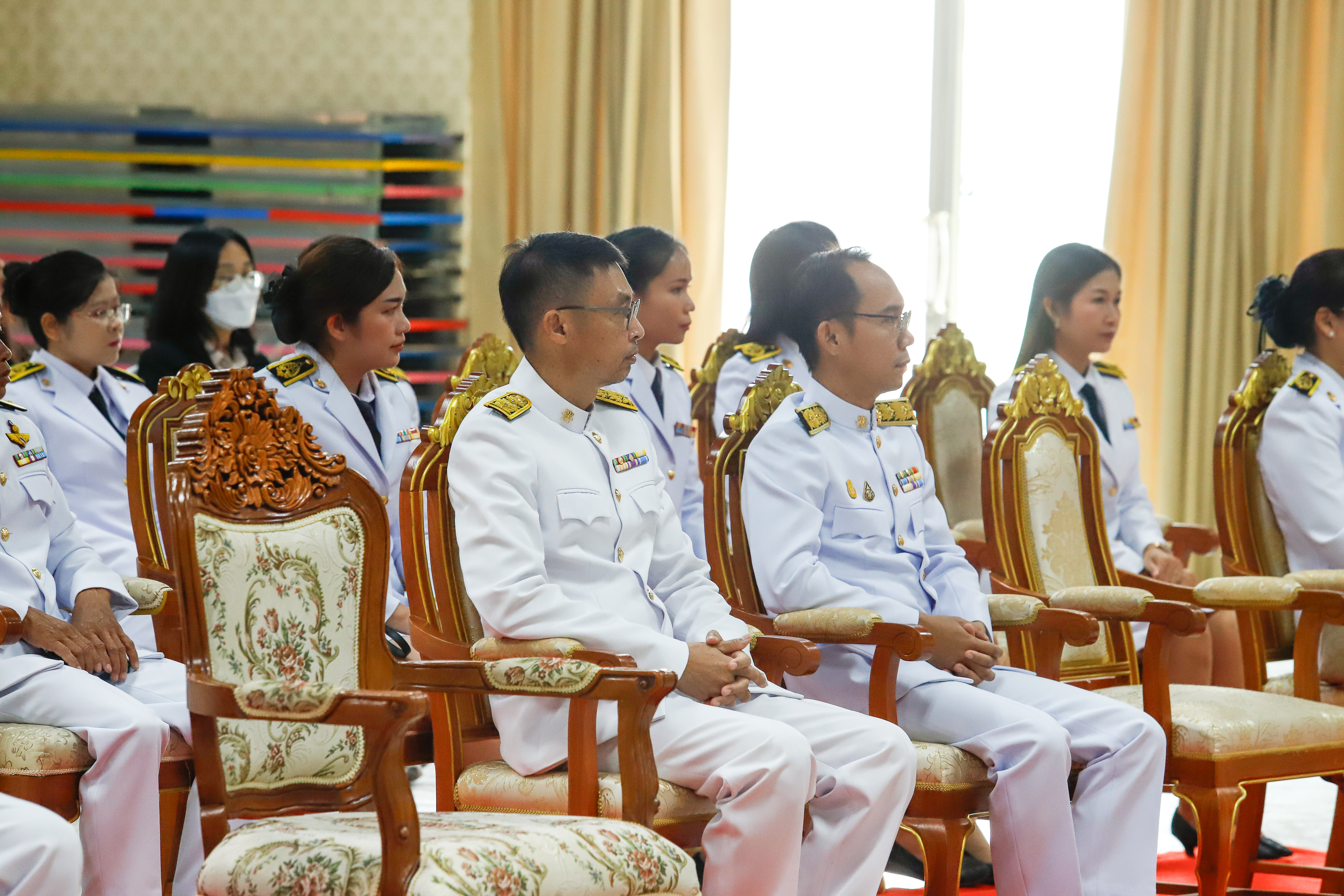 มหาวิทยาลัยนครพนม จัดพิธีวางพานพุ่มดอกไม้ ถวายราชสักการะพระบาทสมเด็จพระจอมเกล้าเจ้าอยู่หัว รัชกาลที่ 4 พระบิดาแห่งวิทยาศาสตร์ไทย