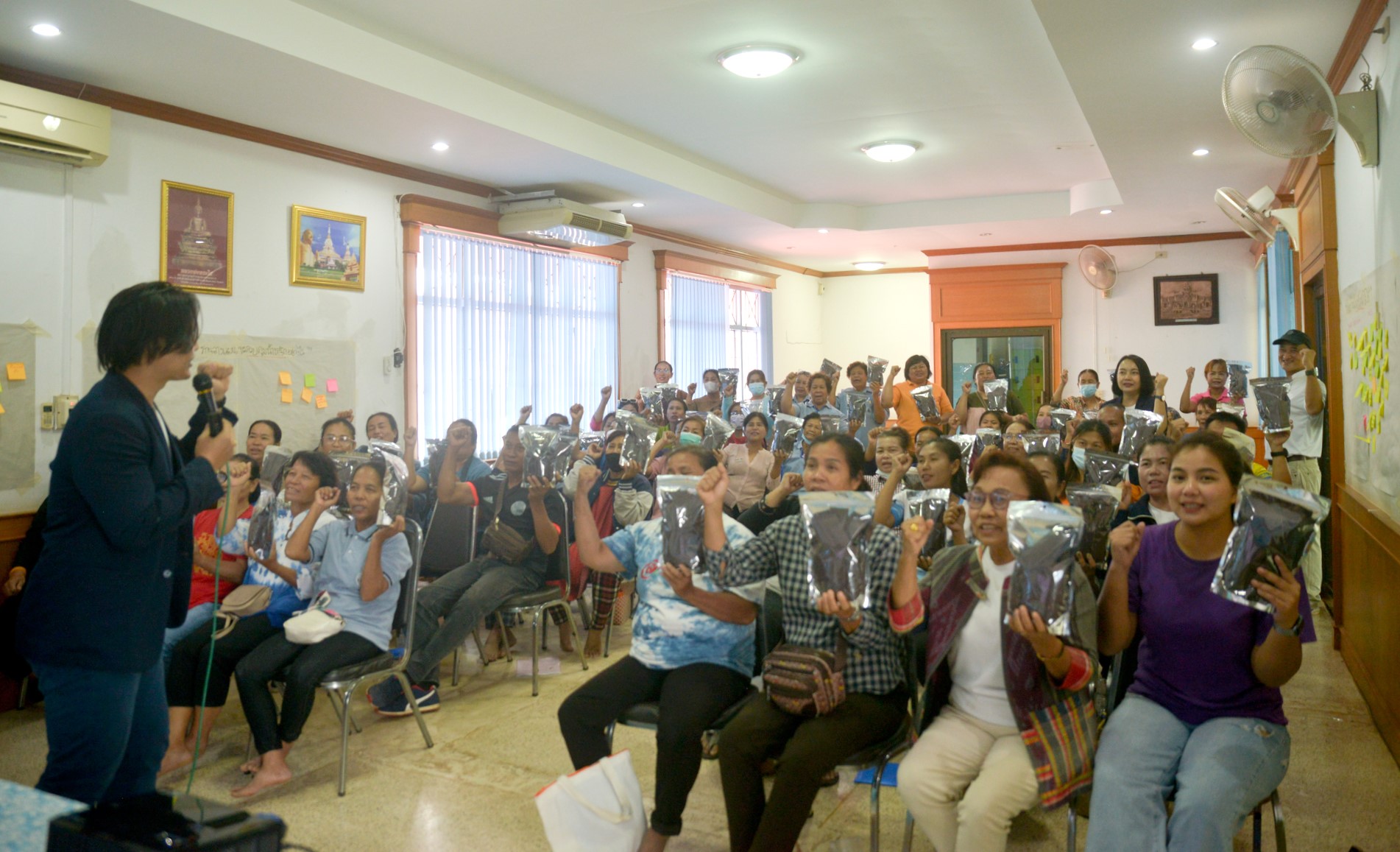 นักวิจัย ม.นครพนม ลงพื้นที่ให้ความรู้เทคนิคการลดความอ้วนเพื่อปรับเปลี่ยนรูปร่างด้วยวิธี Intermittent Fasting (IF) ในพื้นที่ อ.ธาตุพนม จ.นครพนม