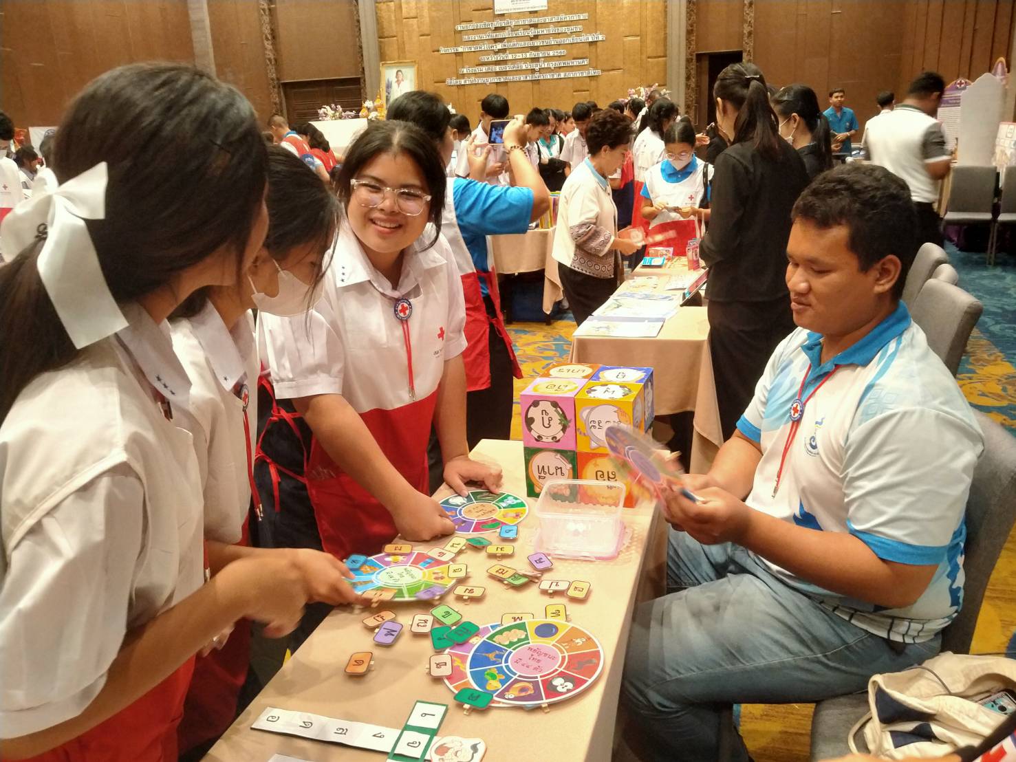 ชมรมอาสายุวกาชาดมหาวิทยาลัยนครพนม เข้ารับรางวัลส่งเสริมมาตรฐานชมรมอาสายุวกาชาด ผลงานปี 2565 ประเภทรางวัลส่งเสริมมาตรฐานชมรมอาสายุวกาชาด 3 ปี
