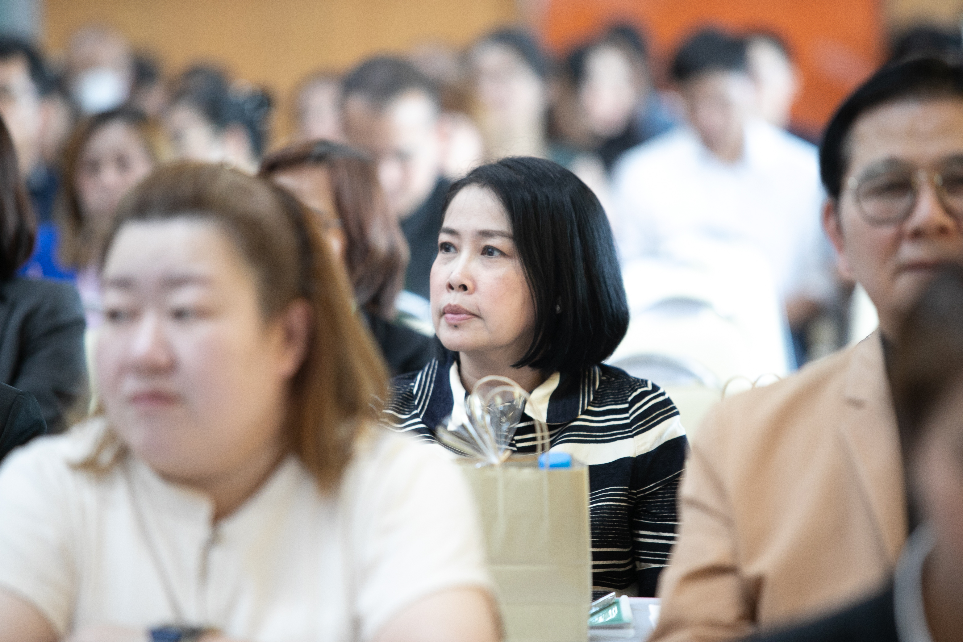 รก.อธิการบดี มนพ. แถลงนโยบายขับเคลื่อนมหาวิทยาลัยด้วยระบบ Transform to New S – Curve สู่การเป็นมหาวิทยาลัยนครพนมเป็นที่พึ่งของสังคมและชุมชน (The Acting President of Nakhon Phanom University announced the policy to drive the university using the Transform to New S-Curve system toward Nakhon Phanom University becoming a source of support for society and the community.)