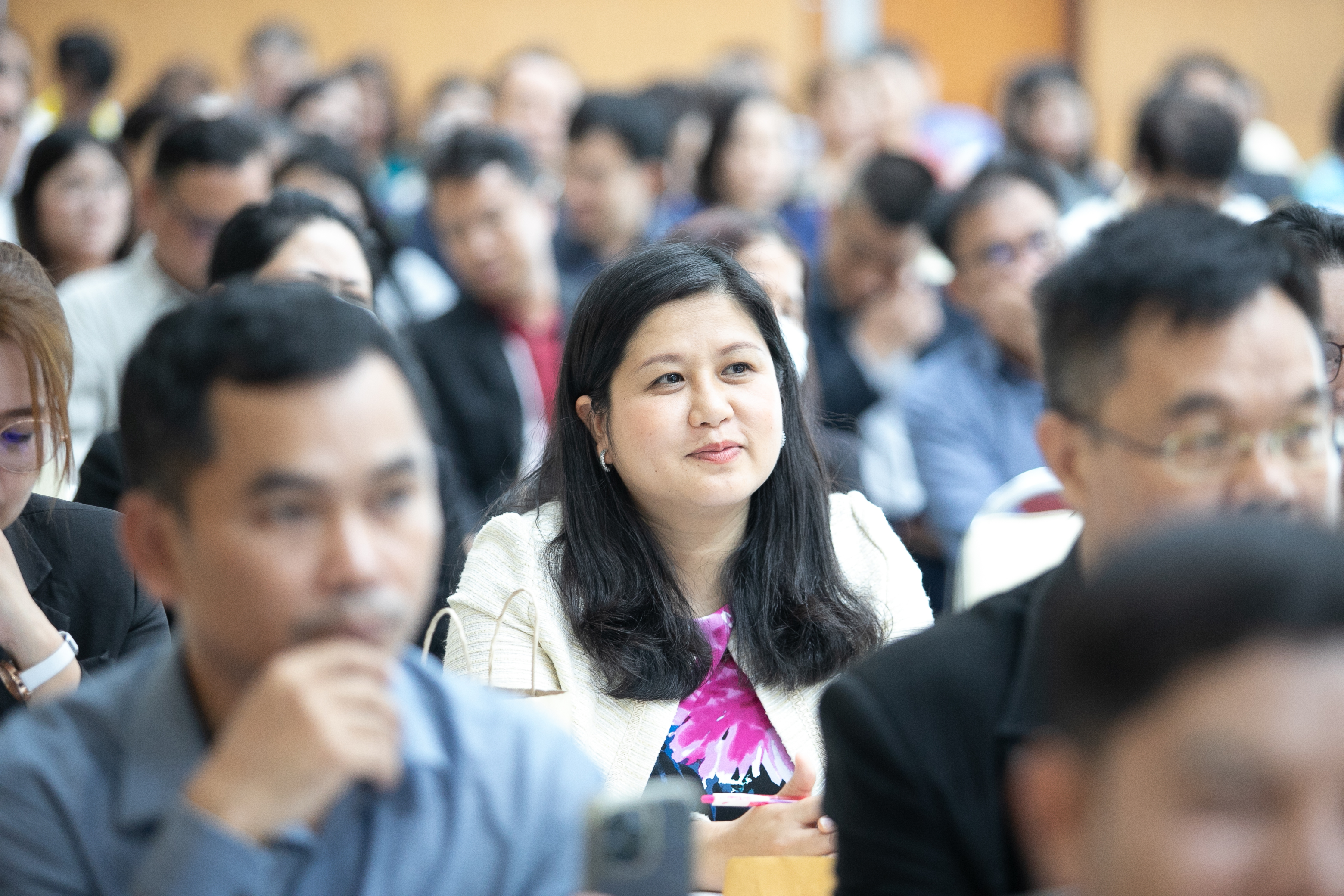 รก.อธิการบดี มนพ. แถลงนโยบายขับเคลื่อนมหาวิทยาลัยด้วยระบบ Transform to New S – Curve สู่การเป็นมหาวิทยาลัยนครพนมเป็นที่พึ่งของสังคมและชุมชน (The Acting President of Nakhon Phanom University announced the policy to drive the university using the Transform to New S-Curve system toward Nakhon Phanom University becoming a source of support for society and the community.)