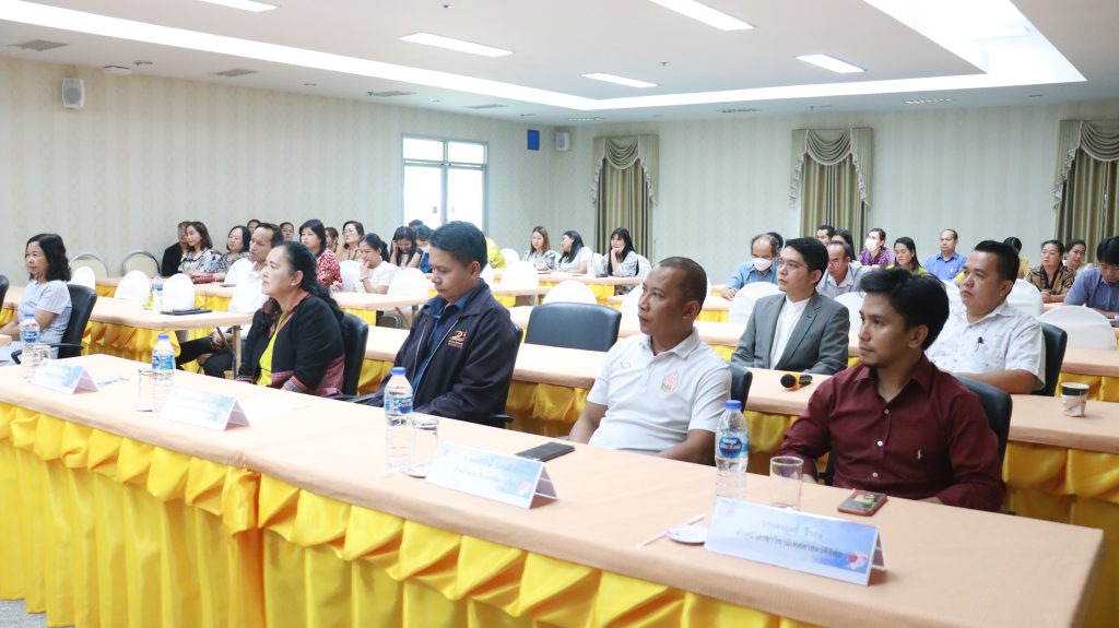 รก.อธิการบดี ม.นครพนม ลงพื้นที่พบปะบุคลากร 4 หน่วยงานในเขตพื้นที่มรุกขนคร และเขตพื้นที่ฐานบิน เพื่อรับฟังความคิดเห็นของประชาคม