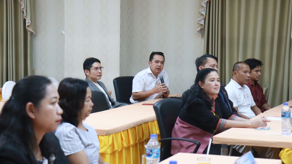 รก.อธิการบดี ม.นครพนม ลงพื้นที่พบปะบุคลากร 4 หน่วยงานในเขตพื้นที่มรุกขนคร และเขตพื้นที่ฐานบิน เพื่อรับฟังความคิดเห็นของประชาคม