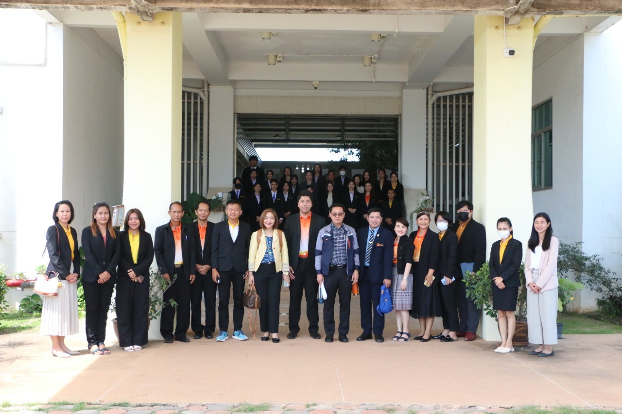 รก.อธิการบดี ม.นครพนม ลงพื้นที่พบปะบุคลากร 4 หน่วยงานในเขตพื้นที่มรุกขนคร และเขตพื้นที่ฐานบิน เพื่อรับฟังความคิดเห็นของประชาคม