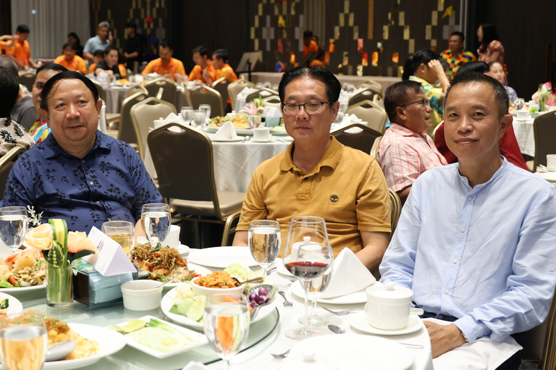 ม.นครพนม ร่วมงานเลี้ยงสานสัมพันธ์ กกต.ภาคอีสาน 20 จังหวัด และแสดงมุทิตาจิตผู้เกษียณอายุราชการ