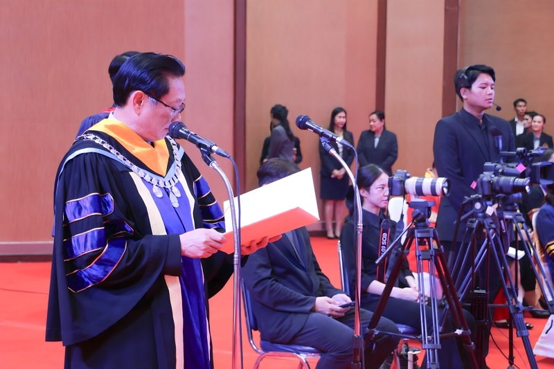 ม.นครพนม จัดพิธีมอบสารแสดงความยินดีนักศึกษาระดับอาชีวศึกษา ประจำปีการศึกษา 2568