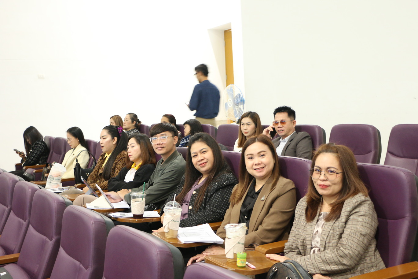 ม.นครพนม จัดโครงการฝึกอบรมการเพิ่มประสิทธิภาพในการปฏิบัติงานด้านการเงินการคลังภาครัฐ เพื่อให้ได้รับการรับรองจากสำนักงานตรวจเงินแผ่นดิน ประจำปีงบประมาณ พ.ศ.2568