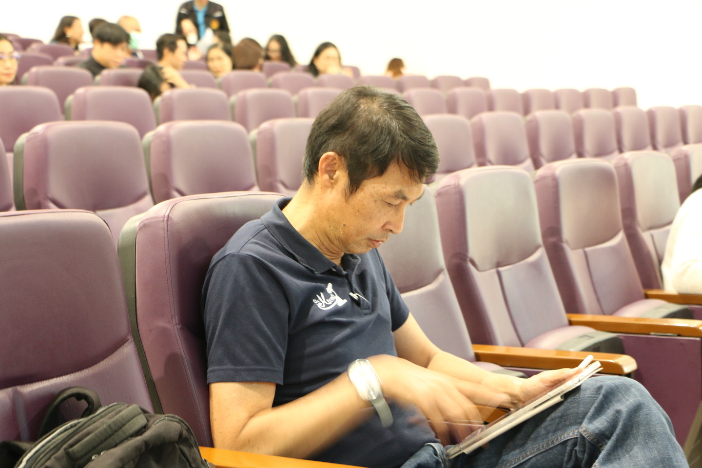 ม.นครพนม จัดโครงการฝึกอบรมการเพิ่มประสิทธิภาพในการปฏิบัติงานด้านการเงินการคลังภาครัฐ เพื่อให้ได้รับการรับรองจากสำนักงานตรวจเงินแผ่นดิน ประจำปีงบประมาณ พ.ศ.2568