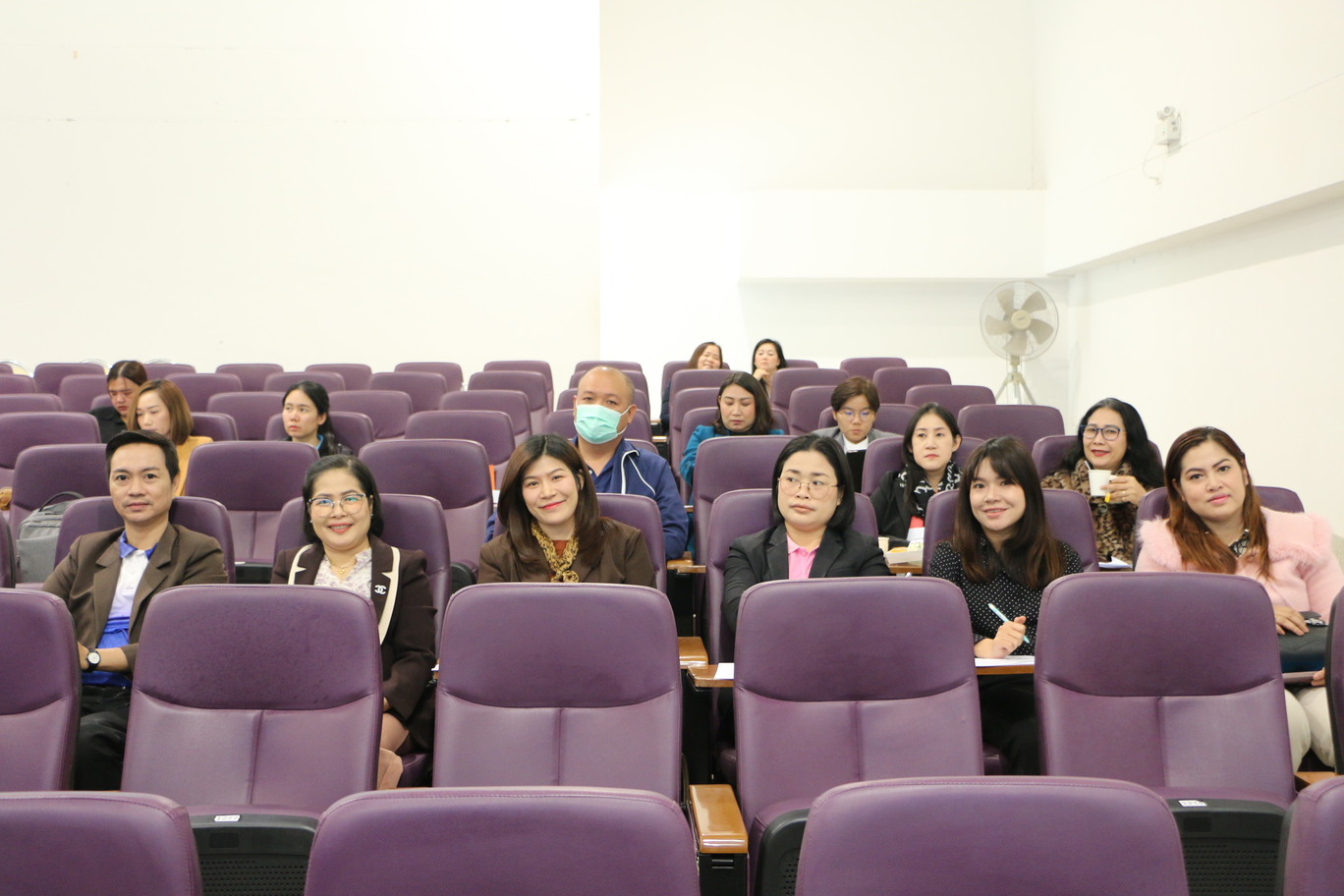 ม.นครพนม จัดโครงการฝึกอบรมการเพิ่มประสิทธิภาพในการปฏิบัติงานด้านการเงินการคลังภาครัฐ เพื่อให้ได้รับการรับรองจากสำนักงานตรวจเงินแผ่นดิน ประจำปีงบประมาณ พ.ศ.2568