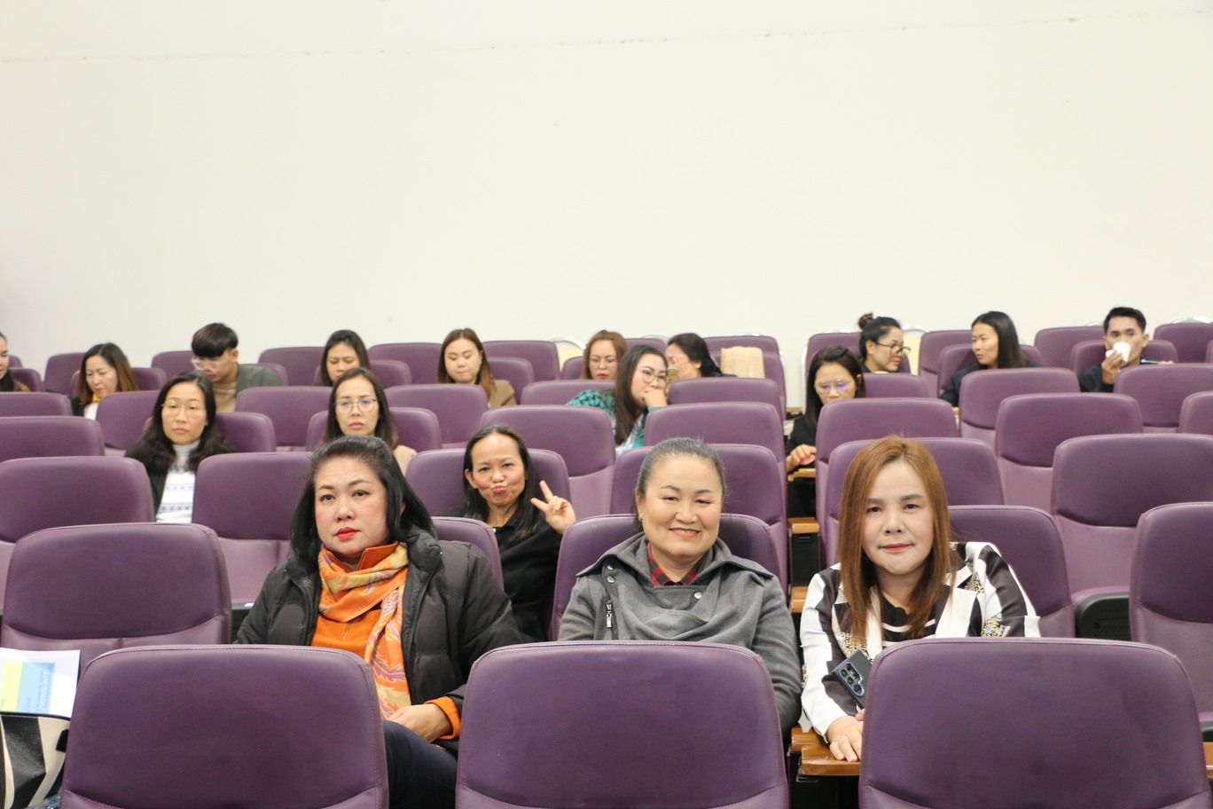 ม.นครพนม จัดโครงการฝึกอบรมการเพิ่มประสิทธิภาพในการปฏิบัติงานด้านการเงินการคลังภาครัฐ เพื่อให้ได้รับการรับรองจากสำนักงานตรวจเงินแผ่นดิน ประจำปีงบประมาณ พ.ศ.2568