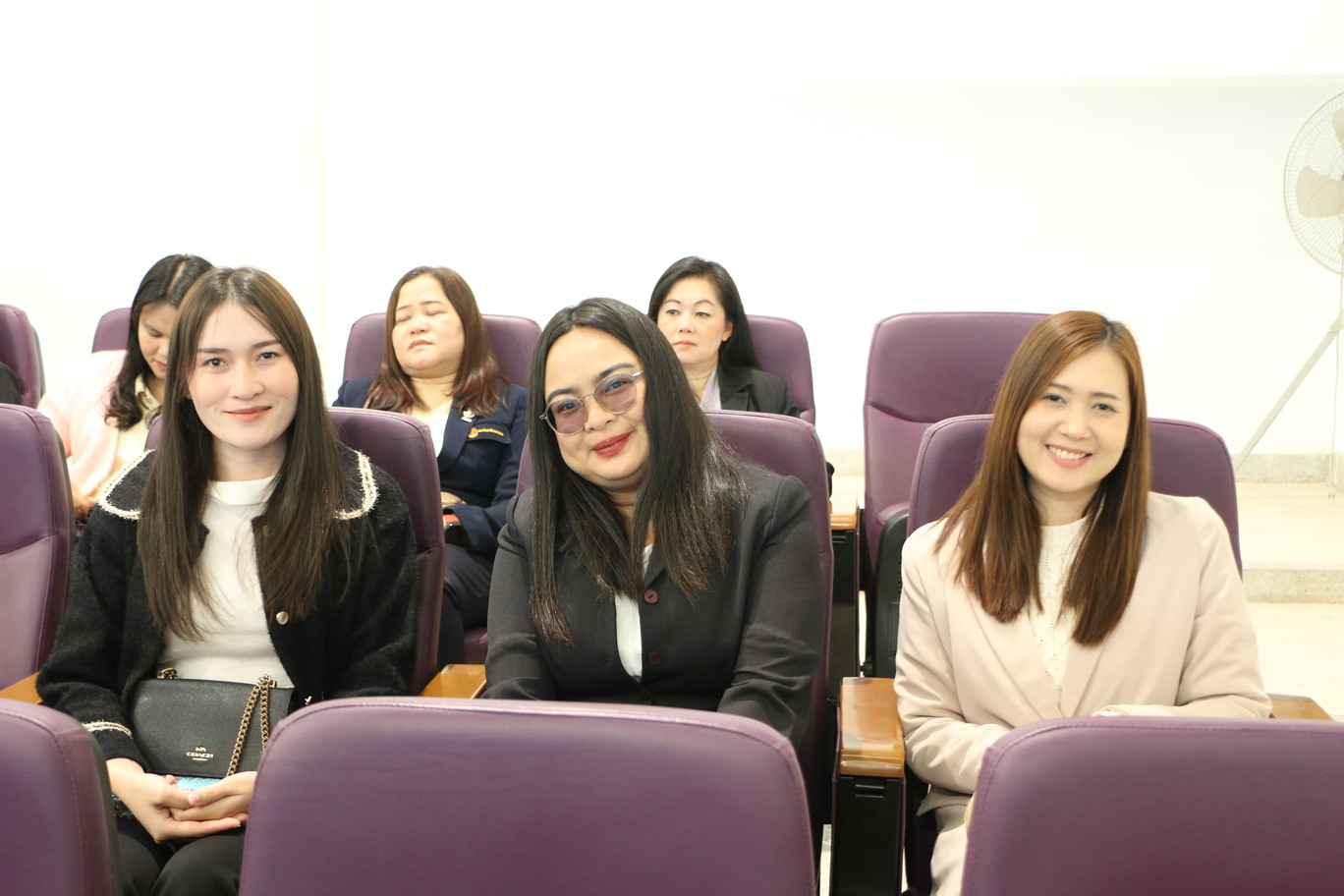 ม.นครพนม จัดโครงการฝึกอบรมการเพิ่มประสิทธิภาพในการปฏิบัติงานด้านการเงินการคลังภาครัฐ เพื่อให้ได้รับการรับรองจากสำนักงานตรวจเงินแผ่นดิน ประจำปีงบประมาณ พ.ศ.2568