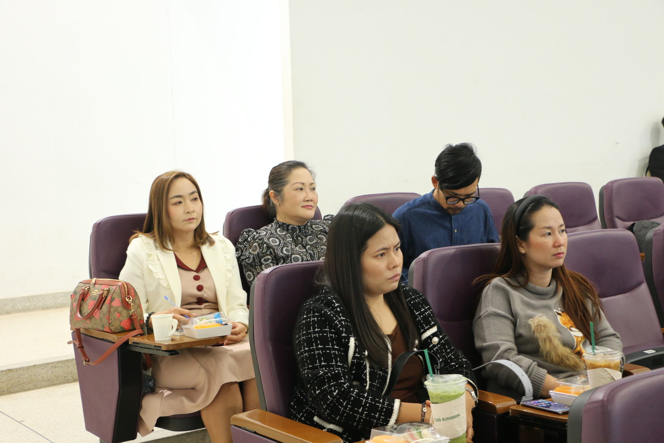 ม.นครพนม จัดโครงการฝึกอบรมการเพิ่มประสิทธิภาพในการปฏิบัติงานด้านการเงินการคลังภาครัฐ เพื่อให้ได้รับการรับรองจากสำนักงานตรวจเงินแผ่นดิน ประจำปีงบประมาณ พ.ศ.2568