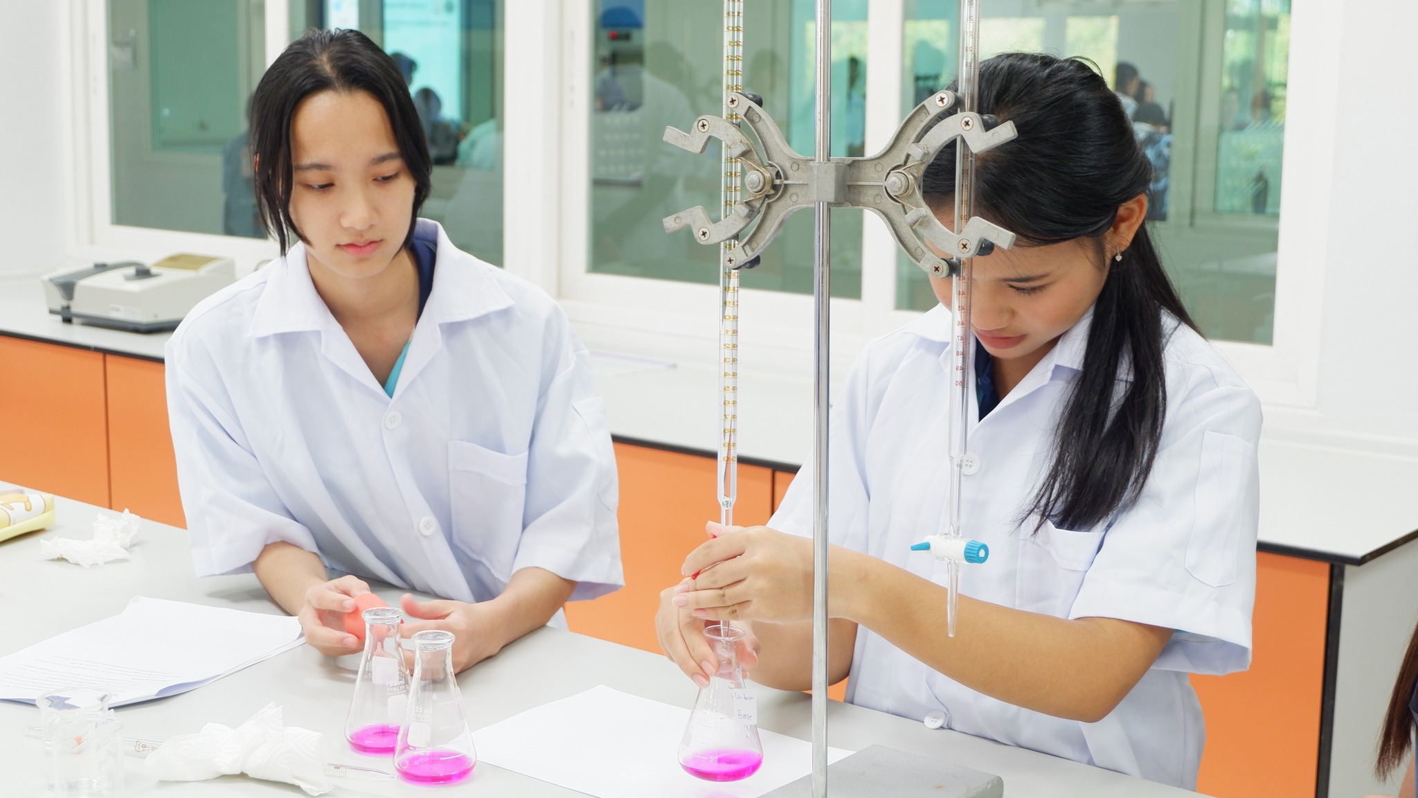 คณะวิทยาศาสตร์ ม.นครพนม จัดโครงการส่งเสริมความสามารถและทักษะทางวิชาการของนักเรียน SMTE กิจกรรมค่ายฝึกปฏิบัติการทางวิทยาศาสตร์ ม.1-3 ประจำปีการศึกษา 2567 โรงเรียนมุกดาหาร