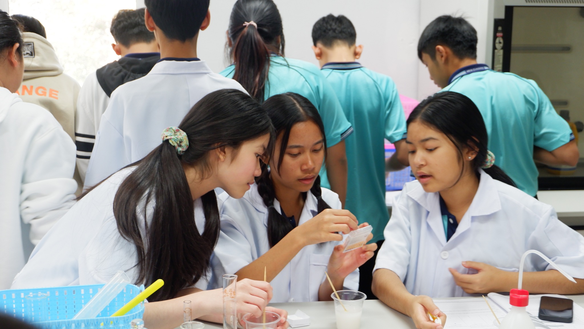 คณะวิทยาศาสตร์ ม.นครพนม จัดโครงการส่งเสริมความสามารถและทักษะทางวิชาการของนักเรียน SMTE กิจกรรมค่ายฝึกปฏิบัติการทางวิทยาศาสตร์ ม.1-3 ประจำปีการศึกษา 2567 โรงเรียนมุกดาหาร