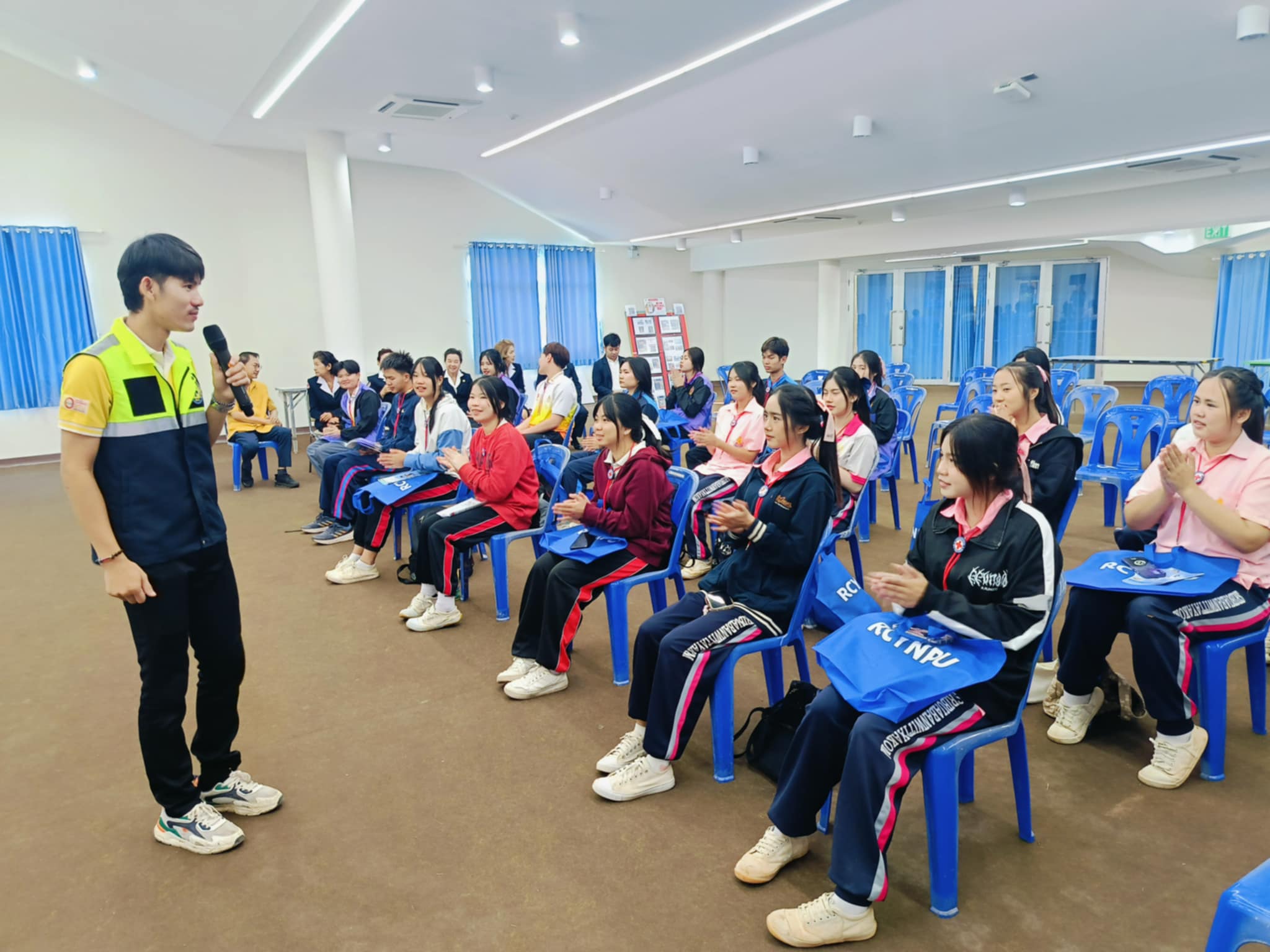 ม.นครพนม จัดโครงการอบรมอาสายุวกาชาด หลักสูตรพื้นฐานยุวกาชาด ประจำปี 2568 และโครงการอบรมอาสายุวกาชาด เรื่อง การปฐมพยาบาลเบื้องต้น ประจำปี 2568