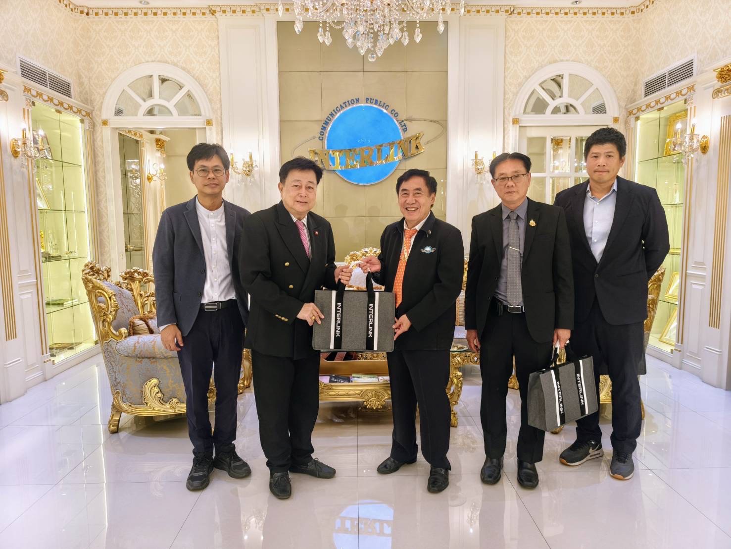 อธิการบดี ม.นครพนม หารือ บมจ.อินเตอร์ลิ้งค์ คอมมิวนิเคชั่น วางโครงสร้างพื้นฐาน พัฒนามหาวิทยาลัยสู่ Smart University