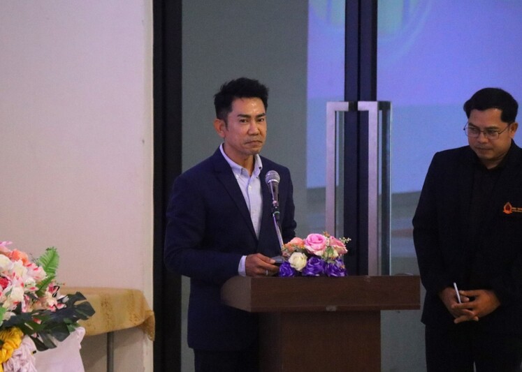 ม.นครพนม ร่วมกับ สมาคมกีฬาแห่งจังหวัดนครพนม จัดกิจกรรมฝึกทักษะฟุตบอลเยาวชนในพื้นที่ กว่า 300 คน (Nakhon Phanom University, in collaboration with the Nakhon Phanom Provincial Sports Association, organized a youth football skills training event for over 300 participants in the area.)