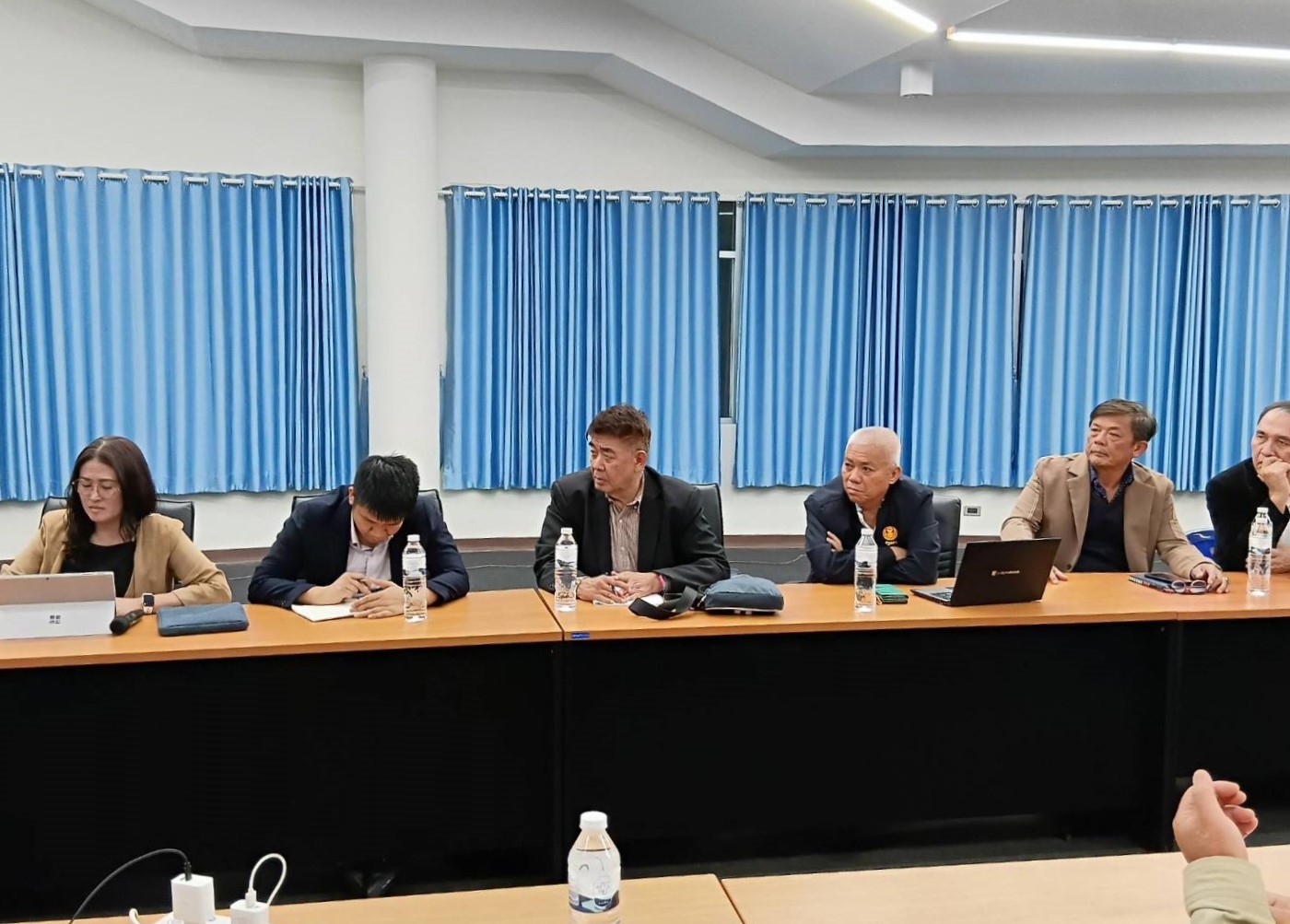 ม.นครพนม หารือเตรียมปรับปรุงโรงอาหารภายใน พร้อมพูดคุยความเป็นไปได้การเปิดหลักสูตร