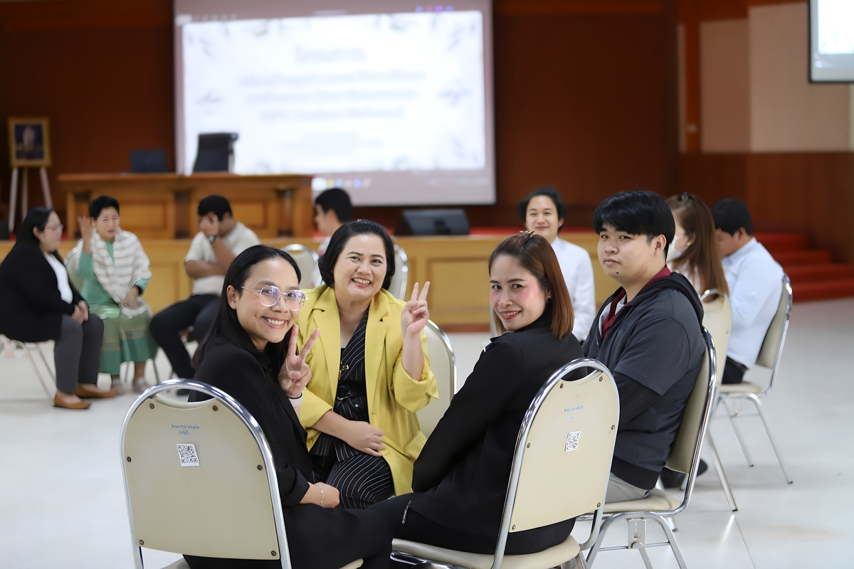 ม.นครพนม จัดโครงการเสริมสร้างสุขภาวะและให้คำปรึกษานักศึกษา เน้นดูแลสุขภาพจิตและพร้อมรับมือสถานการณ์ฉุกเฉิน (Nakhon Phanom University organizes a project to enhance student well-being and provide counselling, focusing on mental health care and preparedness for emergency situations.)