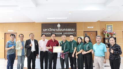 ชมรมศิษย์เก่าคณะเทคโนโลยีอุตสาหกรรม มอบเงินสนับสนุนและทุนการศึกษา จำนวน 150,000 บาท (The Alumni Club of the Faculty of Industrial Technology donated 150,000 baht in support and scholarships.)