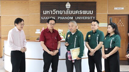 ชมรมศิษย์เก่าคณะเทคโนโลยีอุตสาหกรรม มอบเงินสนับสนุนและทุนการศึกษา จำนวน 150,000 บาท (The Alumni Club of the Faculty of Industrial Technology donated 150,000 baht in support and scholarships.)