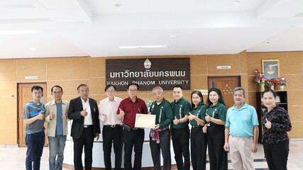 ชมรมศิษย์เก่าคณะเทคโนโลยีอุตสาหกรรม มอบเงินสนับสนุนและทุนการศึกษา จำนวน 150,000 บาท (The Alumni Club of the Faculty of Industrial Technology donated 150,000 baht in support and scholarships.)