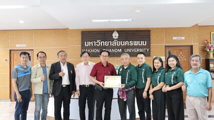 ชมรมศิษย์เก่าคณะเทคโนโลยีอุตสาหกรรม มอบเงินสนับสนุนและทุนการศึกษา จำนวน 150,000 บาท (The Alumni Club of the Faculty of Industrial Technology donated 150,000 baht in support and scholarships.)