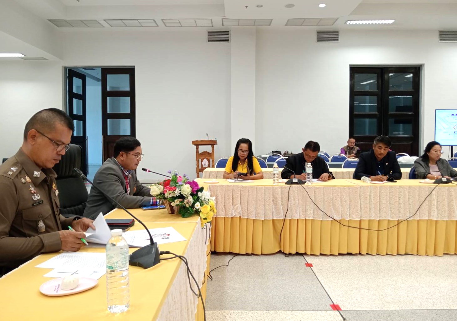 ม.นครพนม ประชุมเตรียมความพร้อมด้านการจัดการจราจรในพิธีพระราชทานปริญญาบัตร ประจำปีการศึกษา 2566