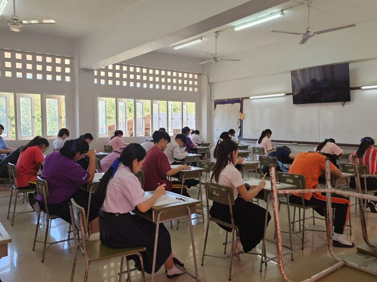 ฝ่ายวิชาการ ม.นครพนม ตรวจเยี่ยมสนามสอบ A-Level ที่โรงเรียนนครพนมวิทยาคม และโรงเรียนมุกดาหาร มีผู้มีสิทธิ์สอบรวม 12,241 คน