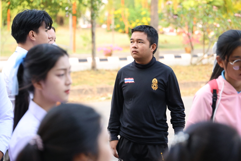 ม.นครพนม ซักซ้อมนักศึกษาต้นเสียงแสดงความยินดีกับบัณฑิตพิธีพระราชทานปริญญาบัตร