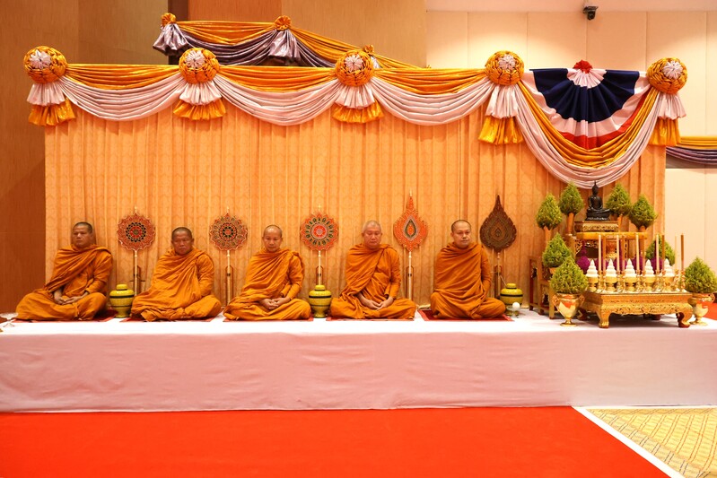 งดงามสมพระเกียรติ แท่นพระราชทานปริญญาบัตร ม.นครพนม ศิลปะเชื่อมโยงอดีต ปัจจุบัน และศรัทธาในดินแดนลุ่มน้ำโขง