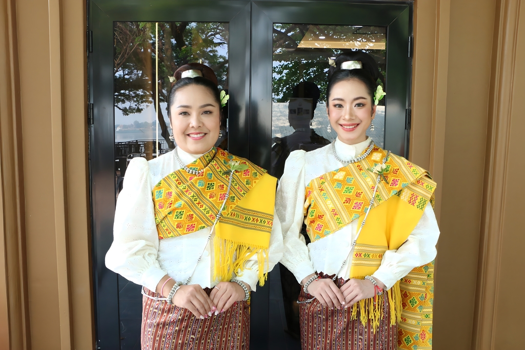 มหาวิทยาลัยนครพนม เชิดชูเกียรติแด่ผู้รับพระราชทานปริญญากิตติมศักดิ์ และรางวัลเข็มเชิดชูเกียรติพระธาตุพนม ประจำปีการศึกษา 2566