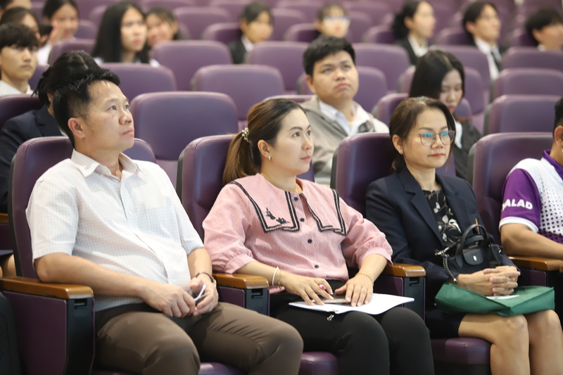 ม.นครพนม จัดพิธีมอบสัมฤทธิบัตรและปัจฉิมนิเทศนักศึกษา มหาวิทยาลัยนครพนม ประจำปีการศึกษา 2567