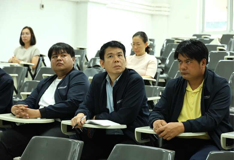 คณะวิทยาศาสตร์ จัดอบรมการใช้พลังงานทดแทนระบบผลิตไฟฟ้าจากพลังงานแสงอาทิตย์ ขานรับนโยบายด้านพลังงานของประเทศ