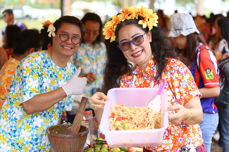 ม.นครพนมจัดโครงการสืบสานประเพณีสงกรานต์ รดน้ำขอพรเนื่องในวันขึ้นปีใหม่ไทย ประจำปี 2568