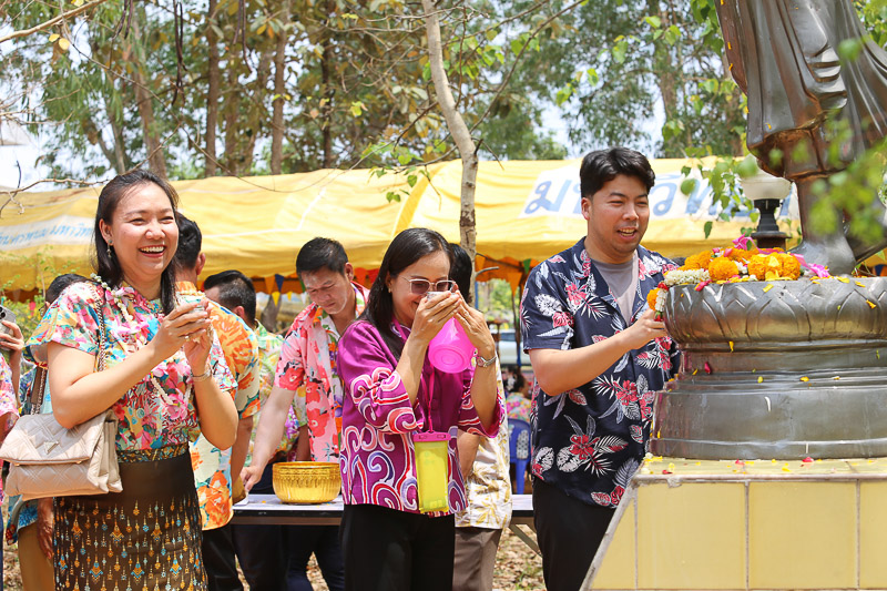 ม.นครพนมจัดโครงการสืบสานประเพณีสงกรานต์ รดน้ำขอพรเนื่องในวันขึ้นปีใหม่ไทย ประจำปี 2568