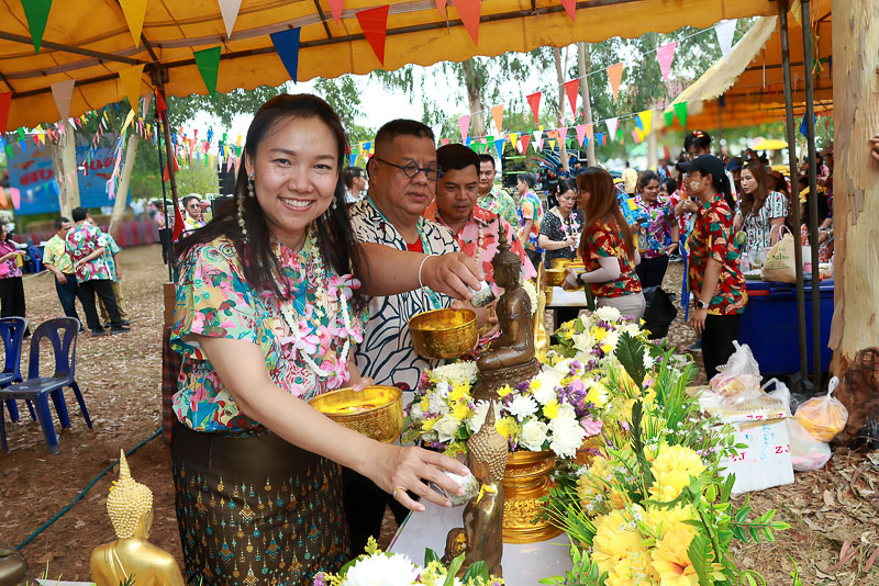 ม.นครพนมจัดโครงการสืบสานประเพณีสงกรานต์ รดน้ำขอพรเนื่องในวันขึ้นปีใหม่ไทย ประจำปี 2568