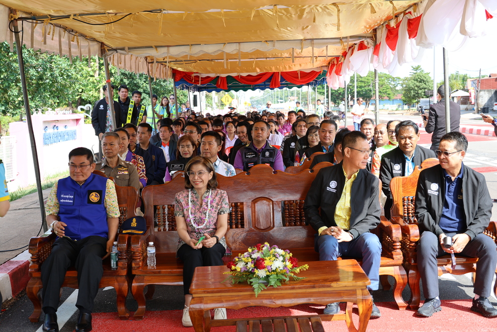 ม.นครพนม ร่วมพิธีเปิดโครงการหน้าโรงเรียนปลอดภัย ยกระดับความปลอดภัยเขตโรงเรียน หวังลดอุบัติเหตุ-สร้างจิตสำนึกผู้ใช้รถใช้ถนน