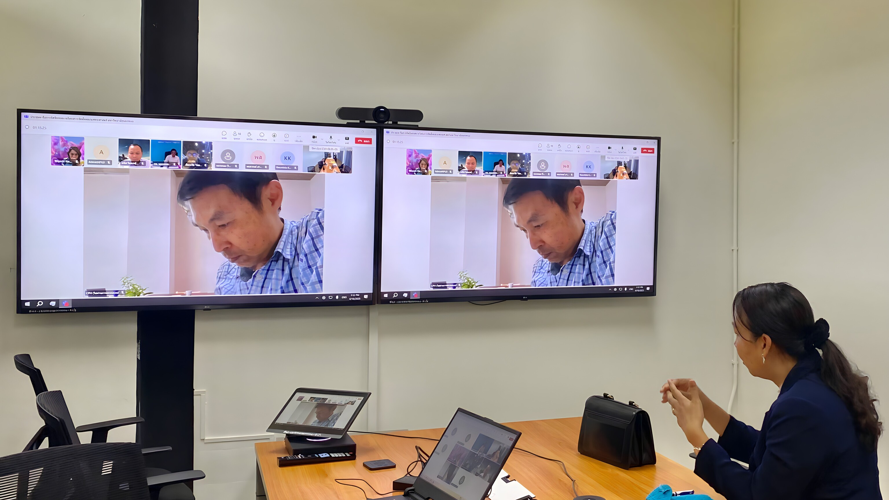 คณะกรรมการจัดตั้งคณะแพทยศาสตร์ ม.นครพนม ประชุมเตรียมความพร้อมต้อนรับ ครม.สัญจร 29 เม.ย. นี้