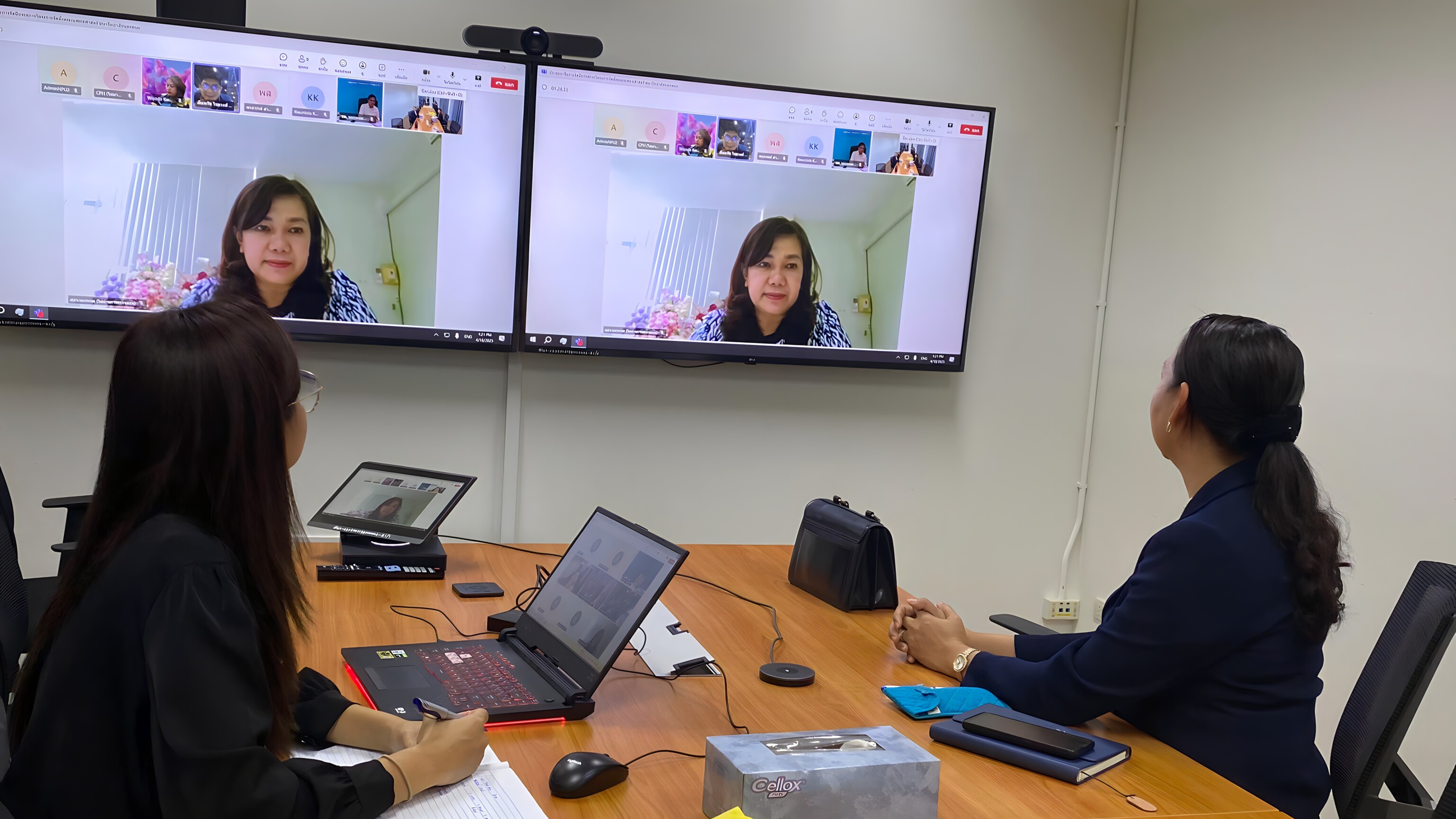 คณะกรรมการจัดตั้งคณะแพทยศาสตร์ ม.นครพนม ประชุมเตรียมความพร้อมต้อนรับ ครม.สัญจร 29 เม.ย. นี้